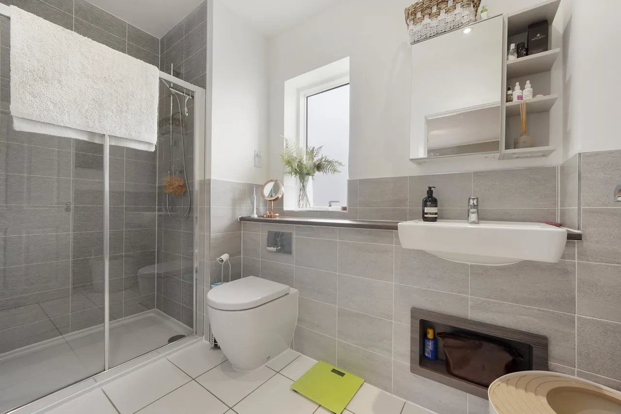 Guardhouse Way, Millbrook Park, NW7 1FX, photo 18