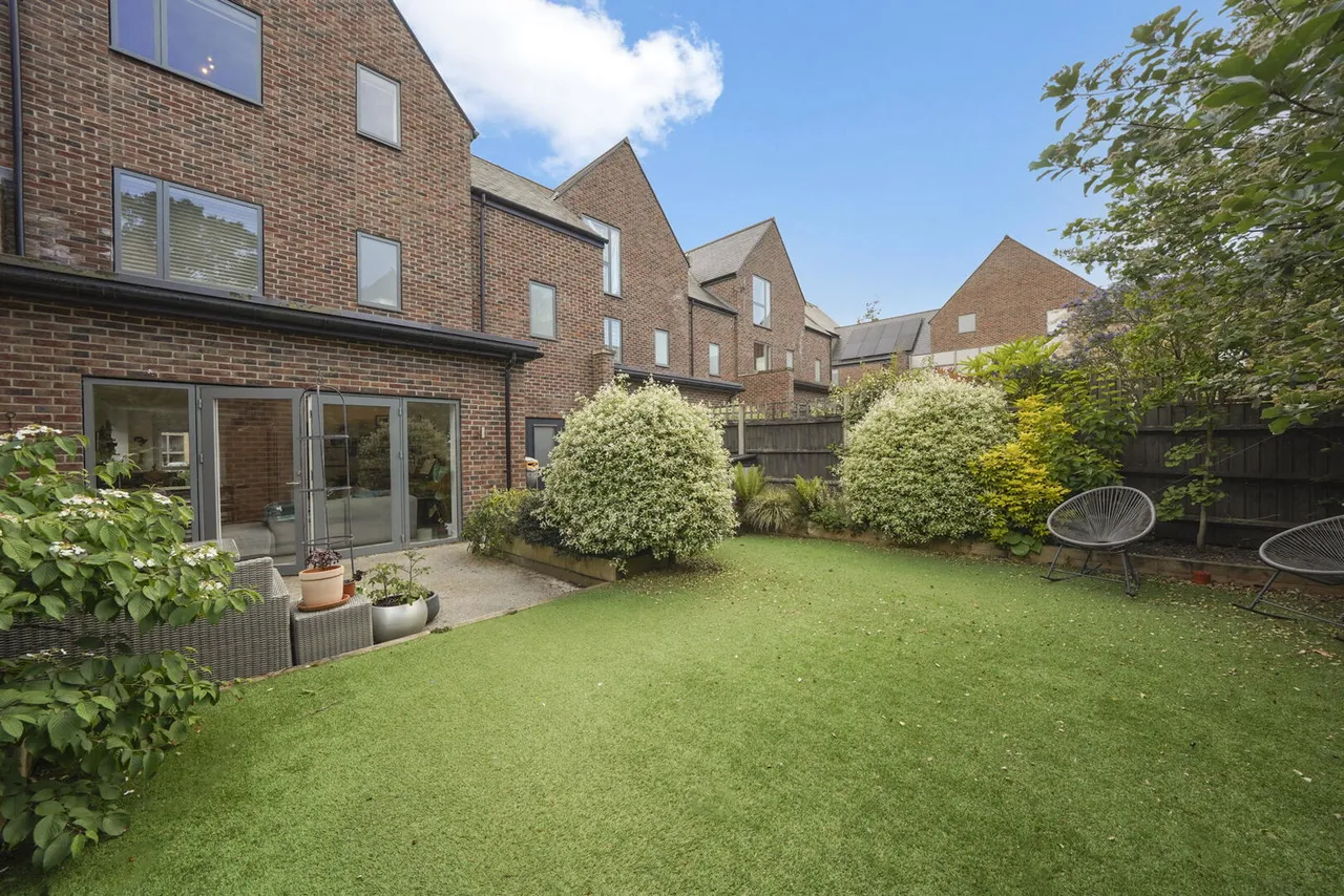 Guardhouse Way, Millbrook Park, NW7 1FX, photo 9