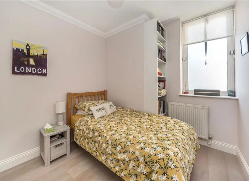 Shoot Up Hill, Kilburn, NW2, photo 6
