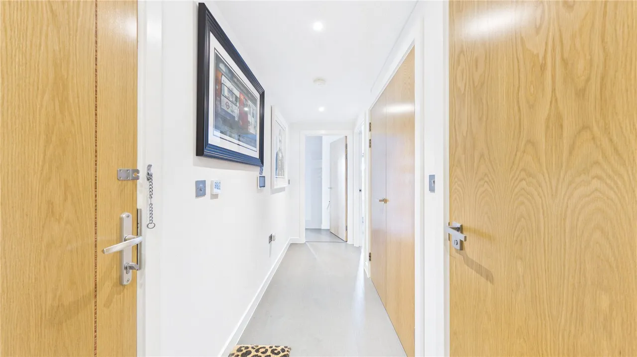 Lismore Boulevard, London, NW9, photo 17