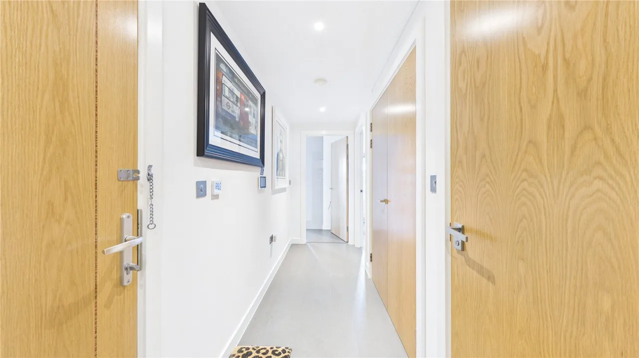 Lismore Boulevard, London, NW9, photo 16