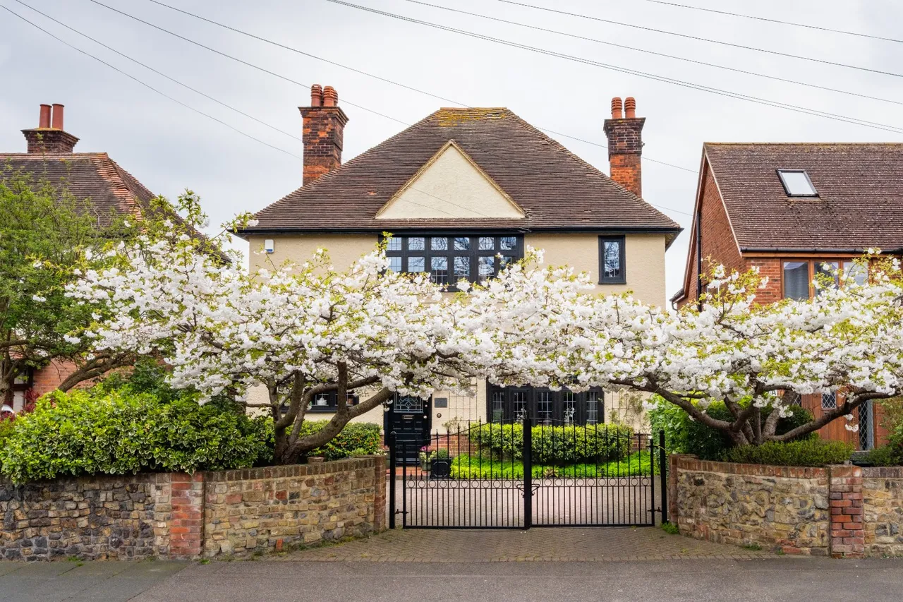 4 bed house for sale, Dumpton Park Drive, Ramsgate, CT11