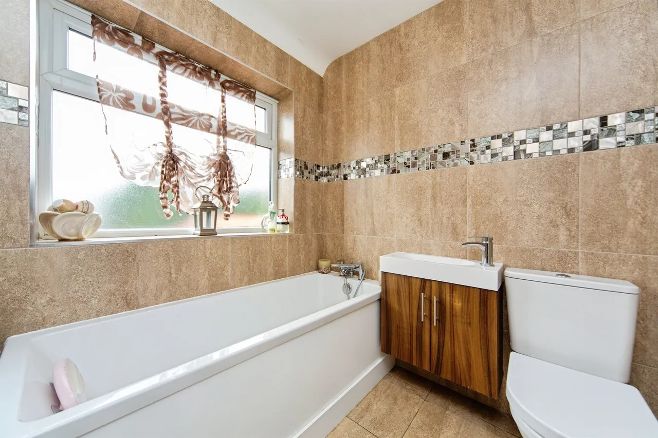 Southfield Road, Little Sutton, CH66, photo 17