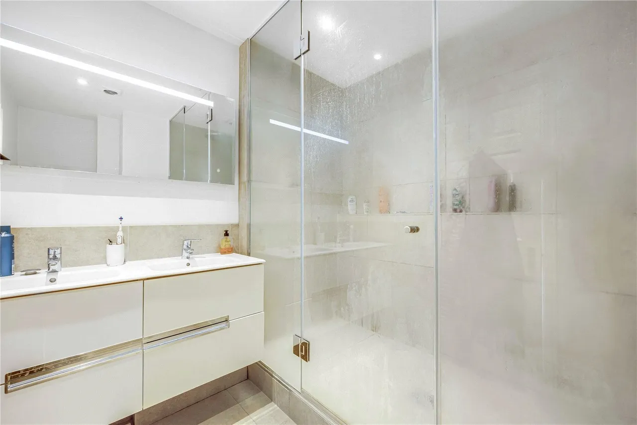 Abbotswood Road, London, SW16, photo 10