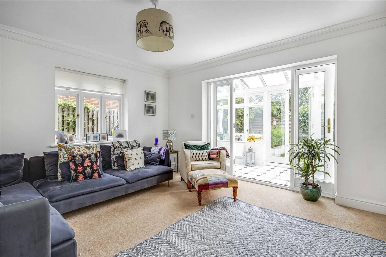 Abbotswood Road, London, SW16, photo 3