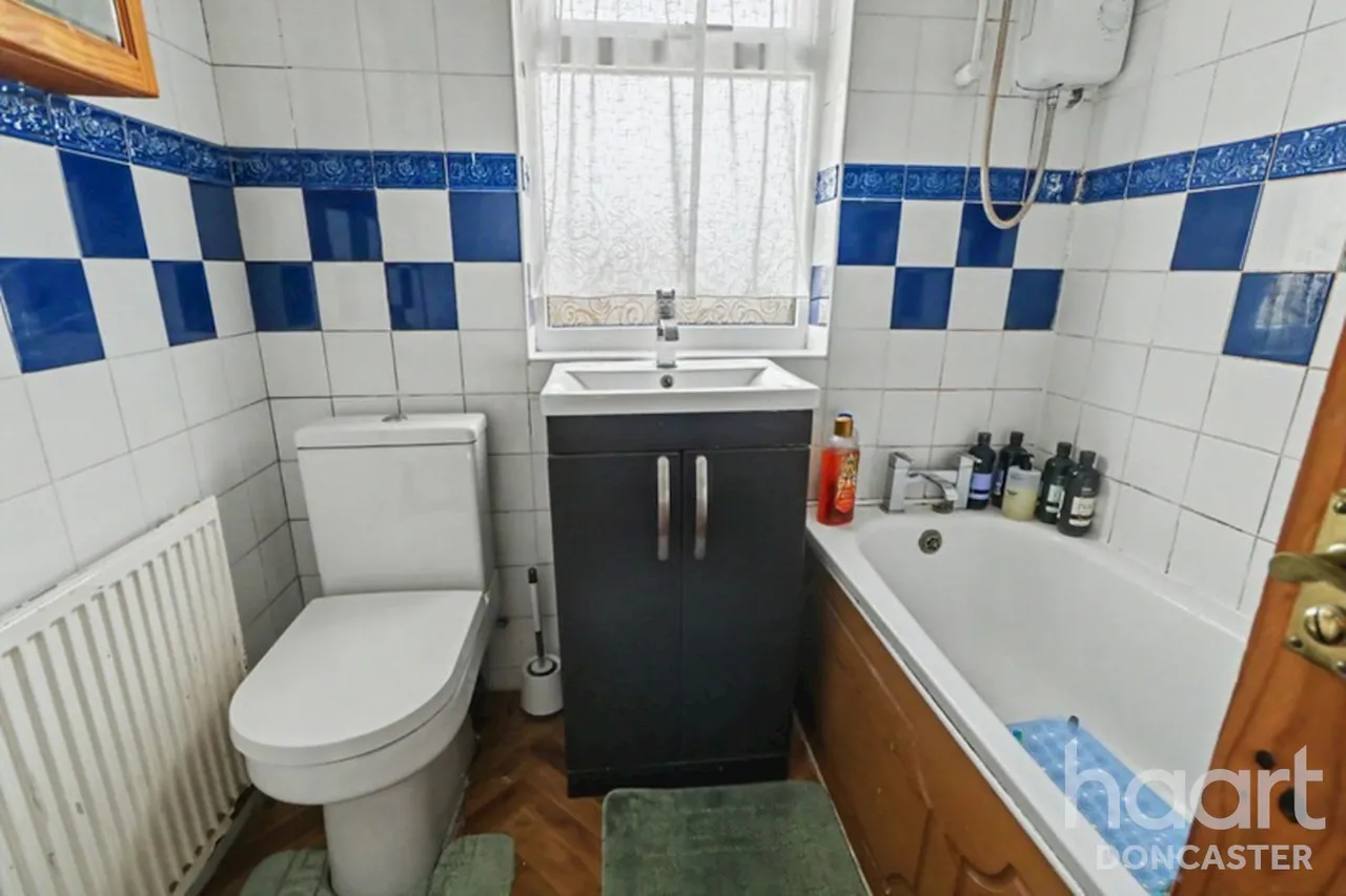 The Grove, Wheatley Hills, DN2, photo 12