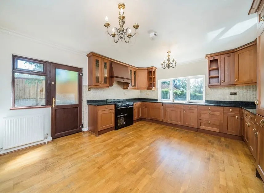Ballard Close, Kingston Upon Thames, KT2, photo 4
