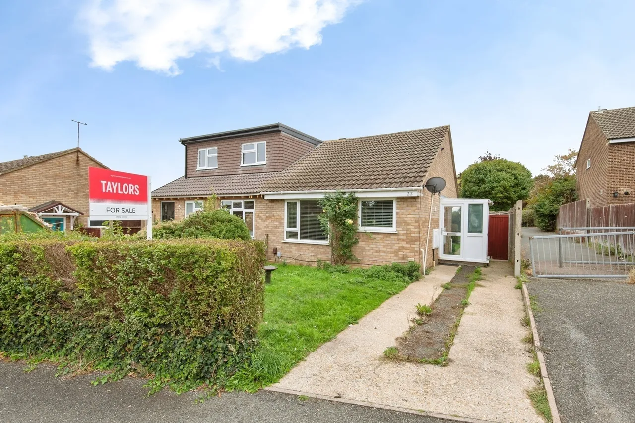 2 bed house for sale, Kipling Close, Hitchin, SG4