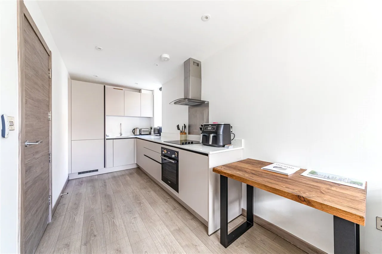 Pyrford Road, West Byfleet, Surrey, KT14, photo 5