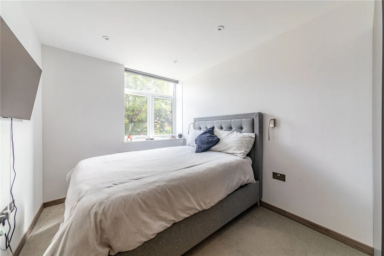 Pyrford Road, West Byfleet, Surrey, KT14, photo 7