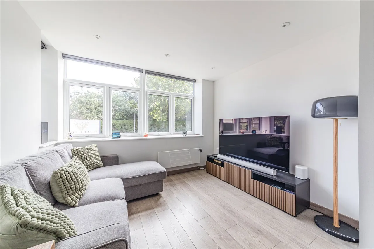 Pyrford Road, West Byfleet, Surrey, KT14, photo 2