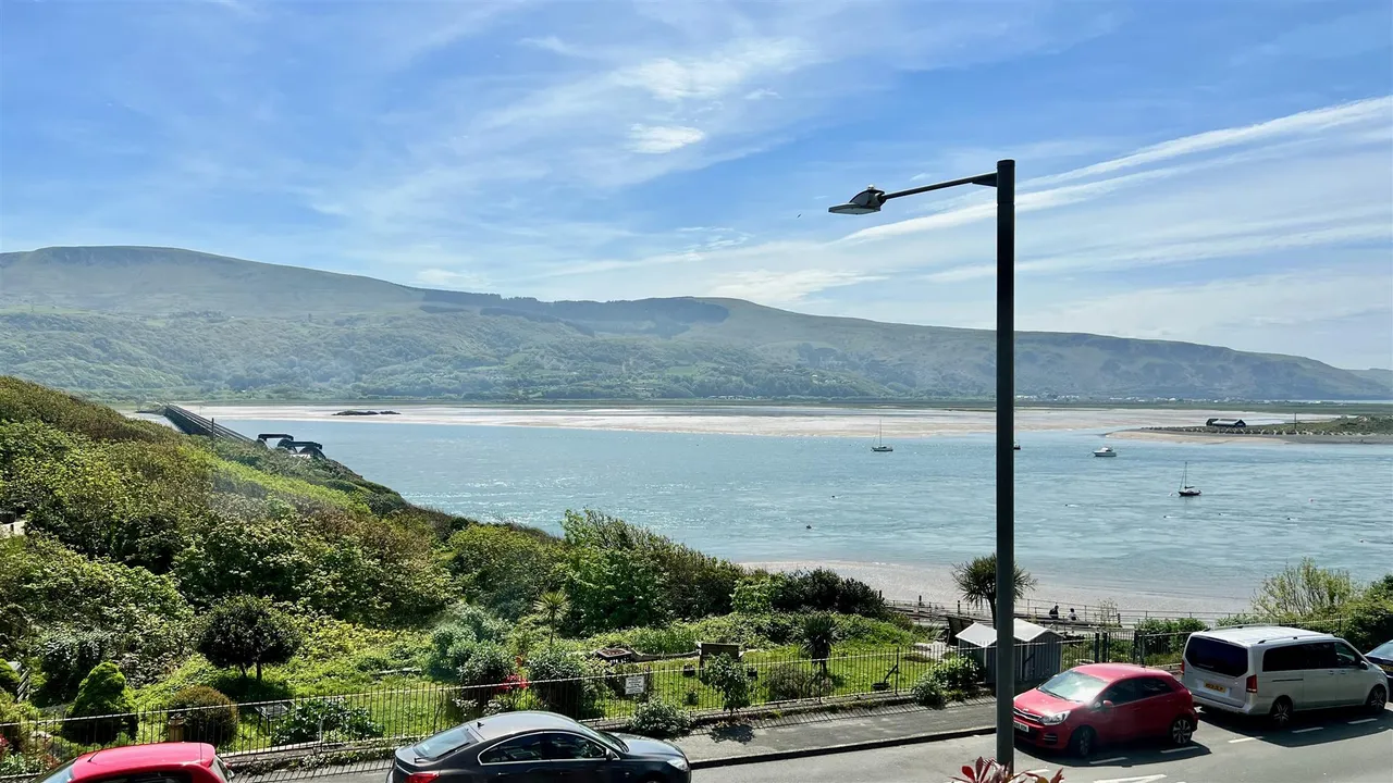 Porkington Terrace, Barmouth, LL42, photo 17