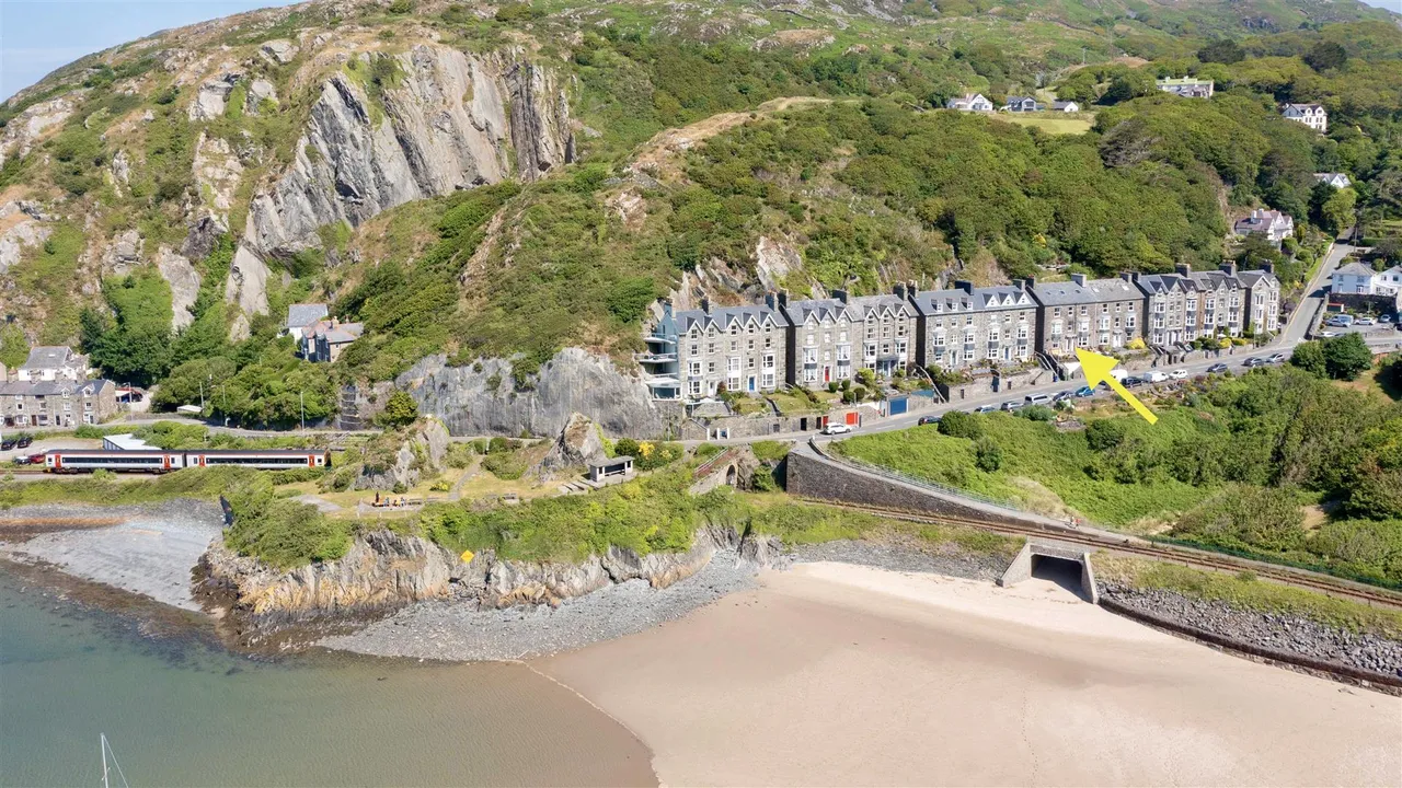 Porkington Terrace, Barmouth, LL42, photo 2