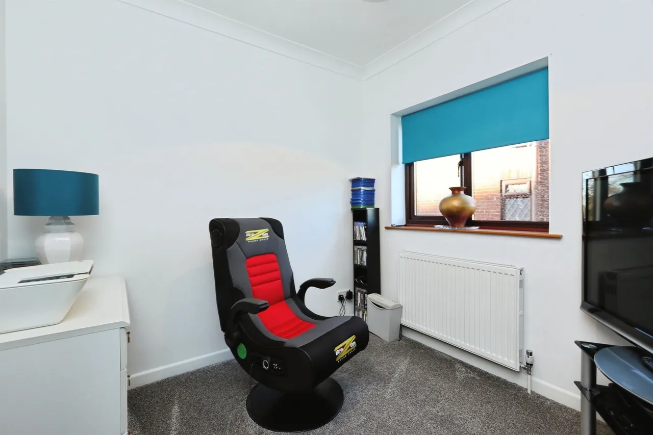Grosvenor Road, Bircotes, Doncaster, photo 11