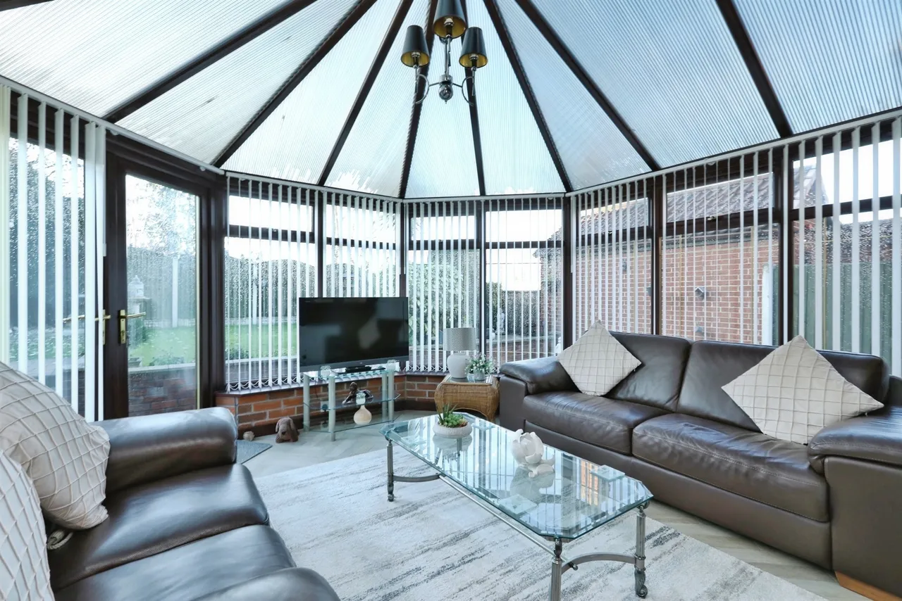 Grosvenor Road, Bircotes, Doncaster, photo 6