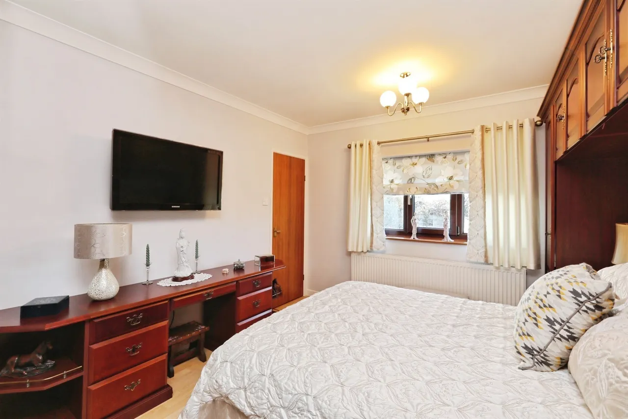 Grosvenor Road, Bircotes, Doncaster, photo 9