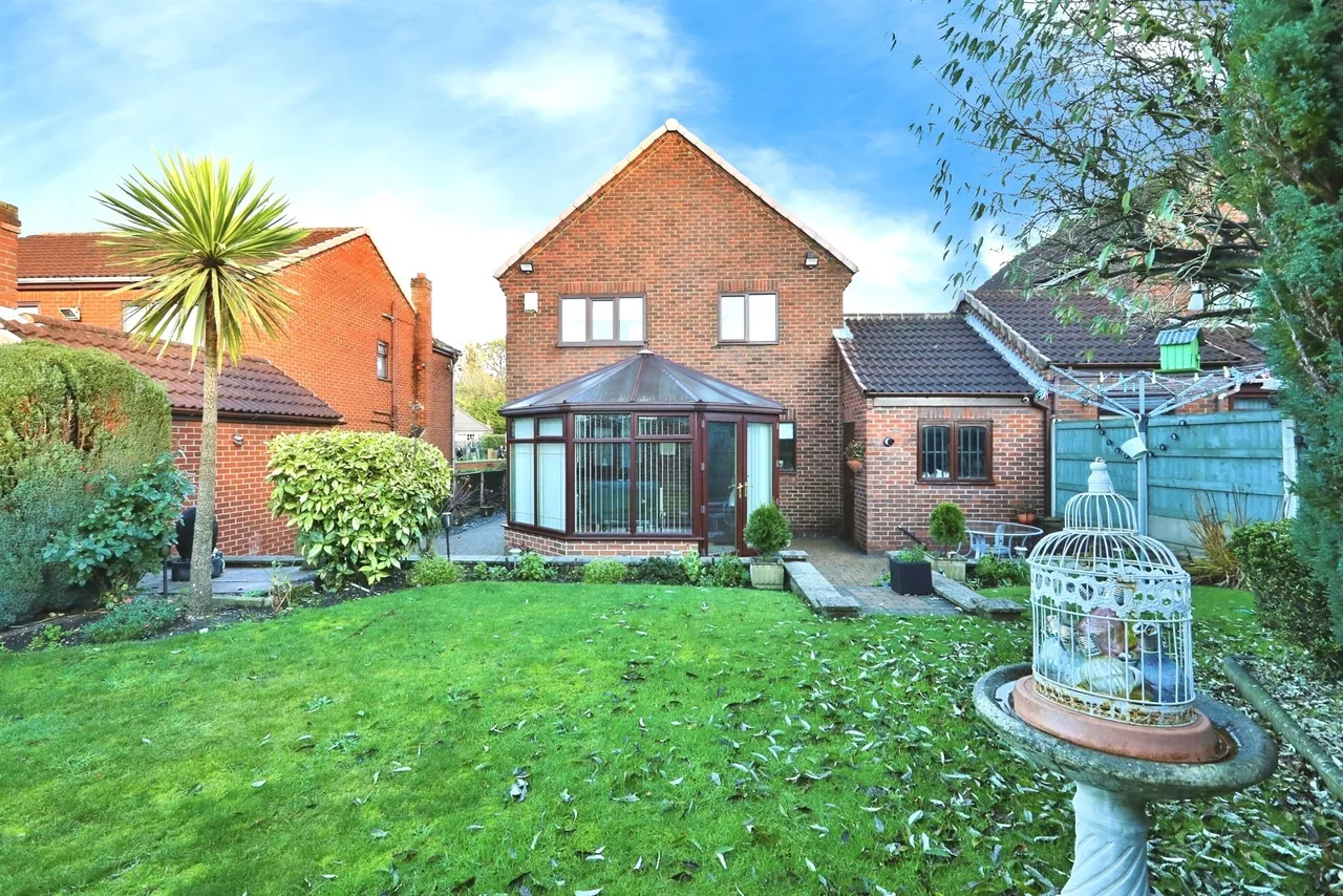 4 bed house for sale — Grosvenor Road, Bircotes, Doncaster