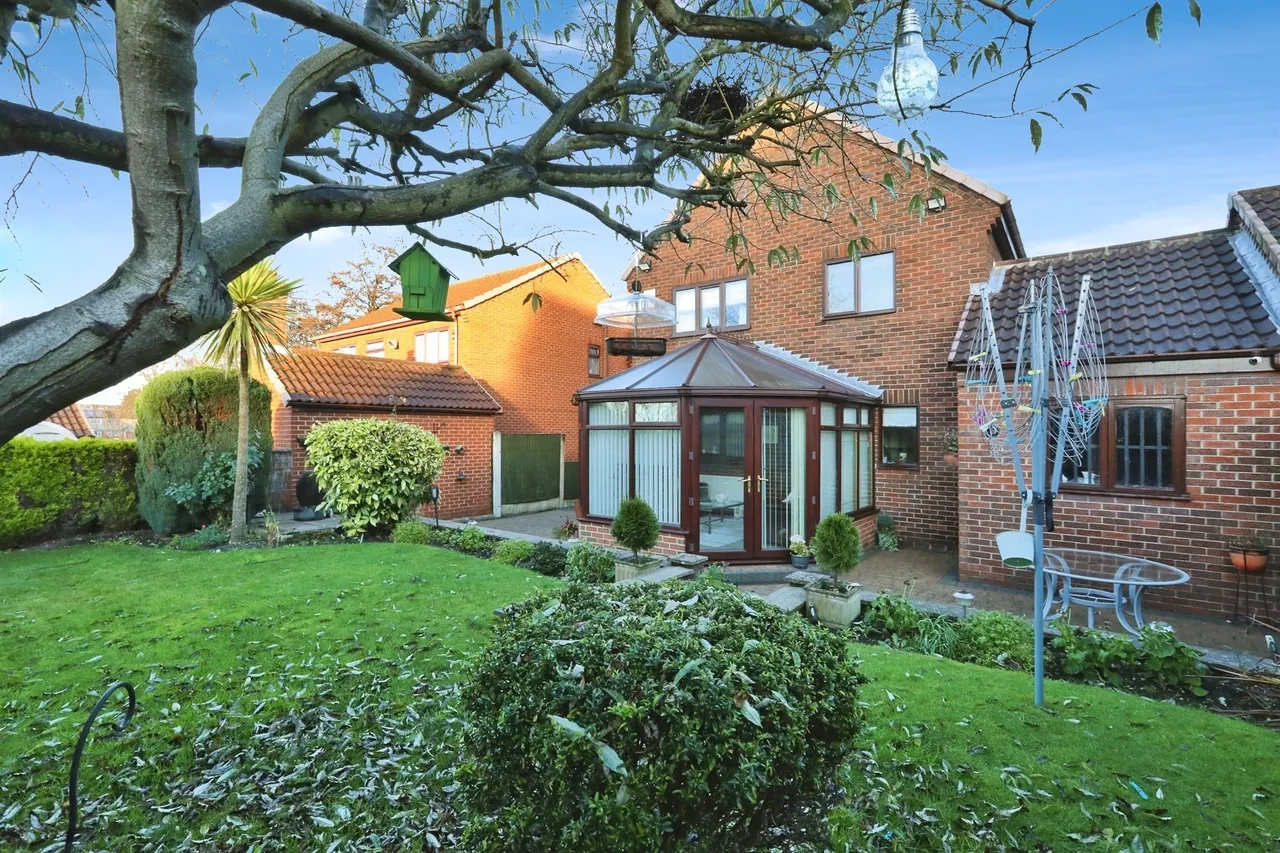 Grosvenor Road, Bircotes, Doncaster, photo 7