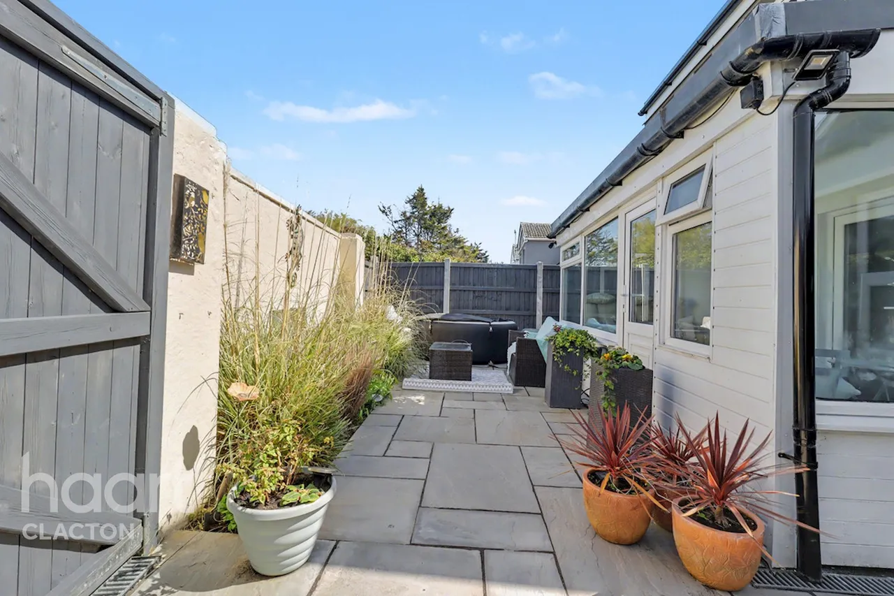 New Way, Clacton-On-Sea, CO16, photo 22