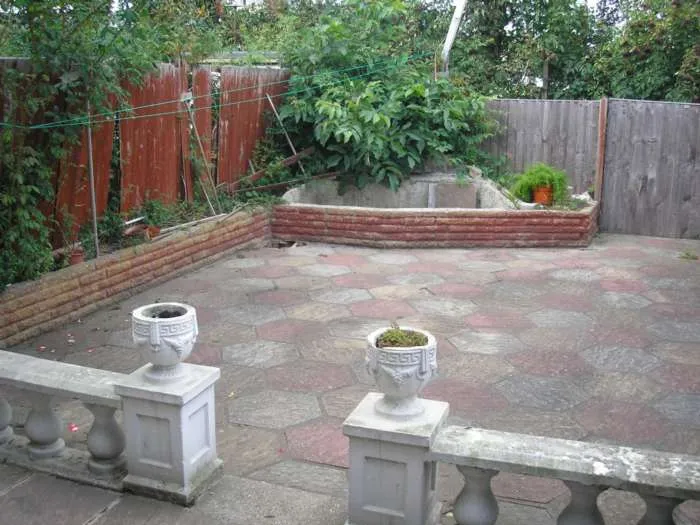 Queens Gardens, Rainham, RM13 8EB, photo 3