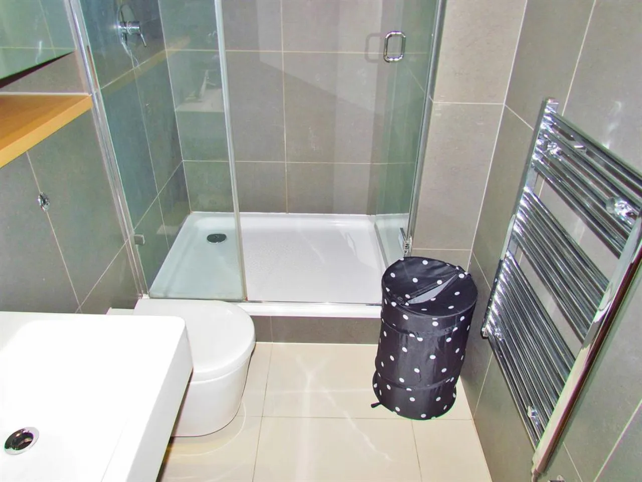 High Point Village, Hayes, UB3, photo 6
