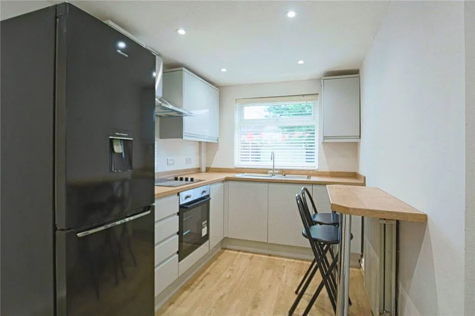 Stockport Road, Denton, M34, photo 4