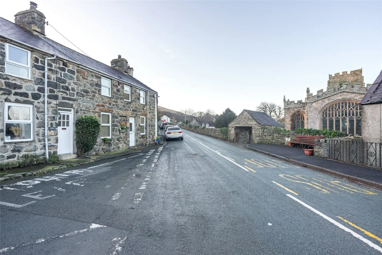 Clynnogfawr, Caernarfon, LL54, photo 16