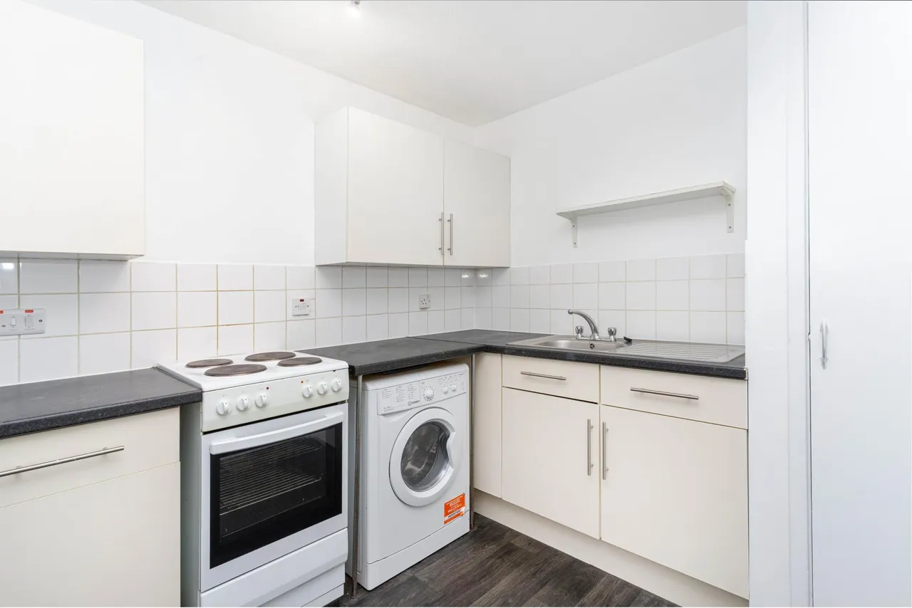Ashdown Way, London, SW17, photo 3