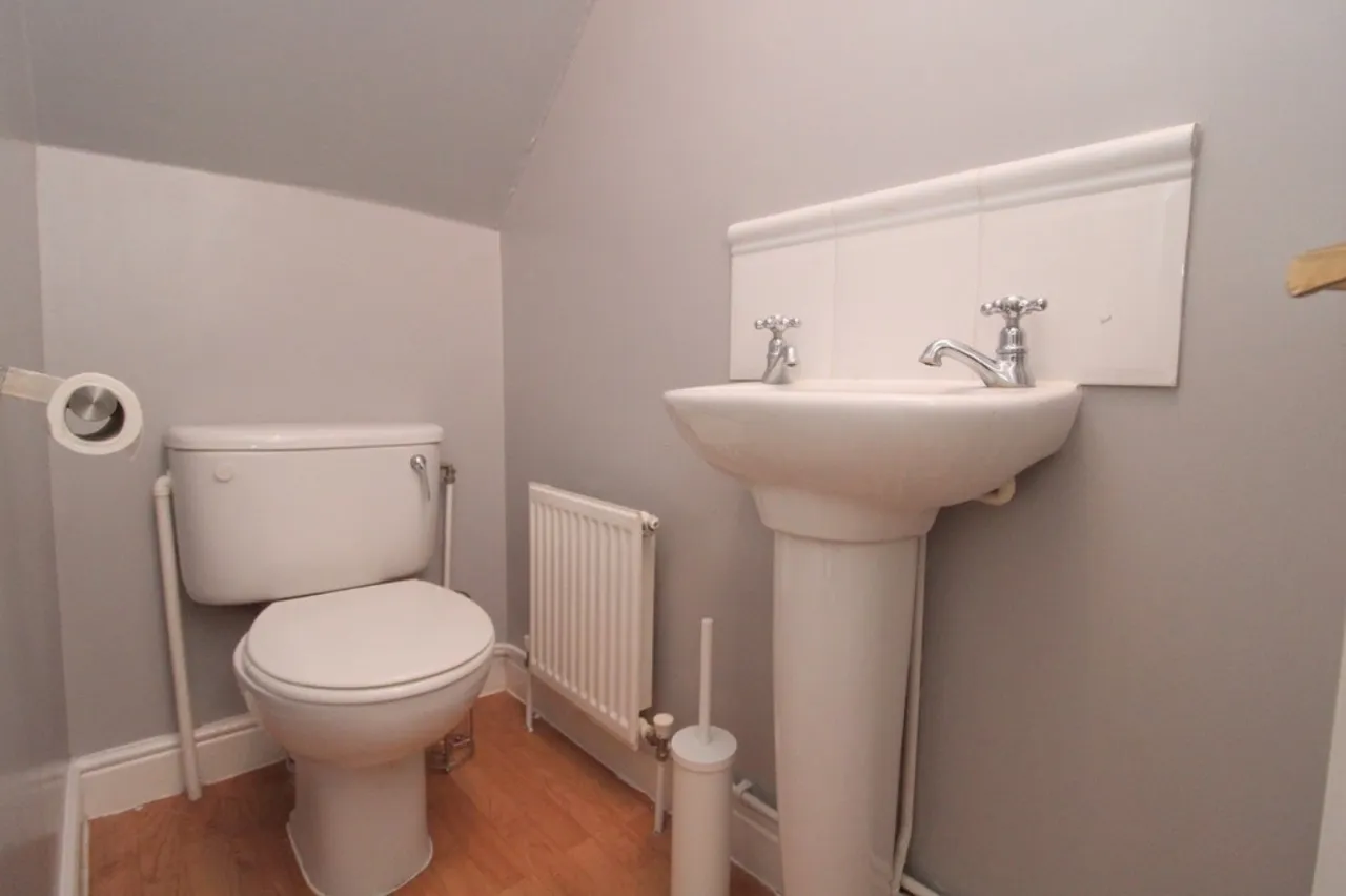 Nightingale Shott, Egham, photo 5