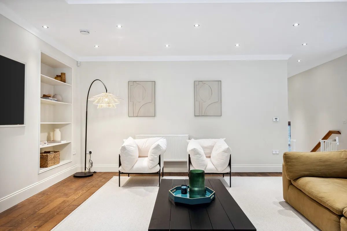 Ruxley Crescent, Esher, KT10, photo 8