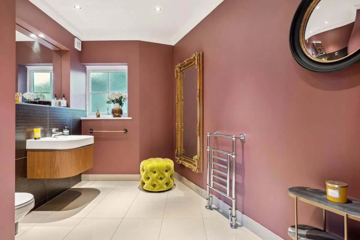 Ruxley Crescent, Esher, KT10, photo 22