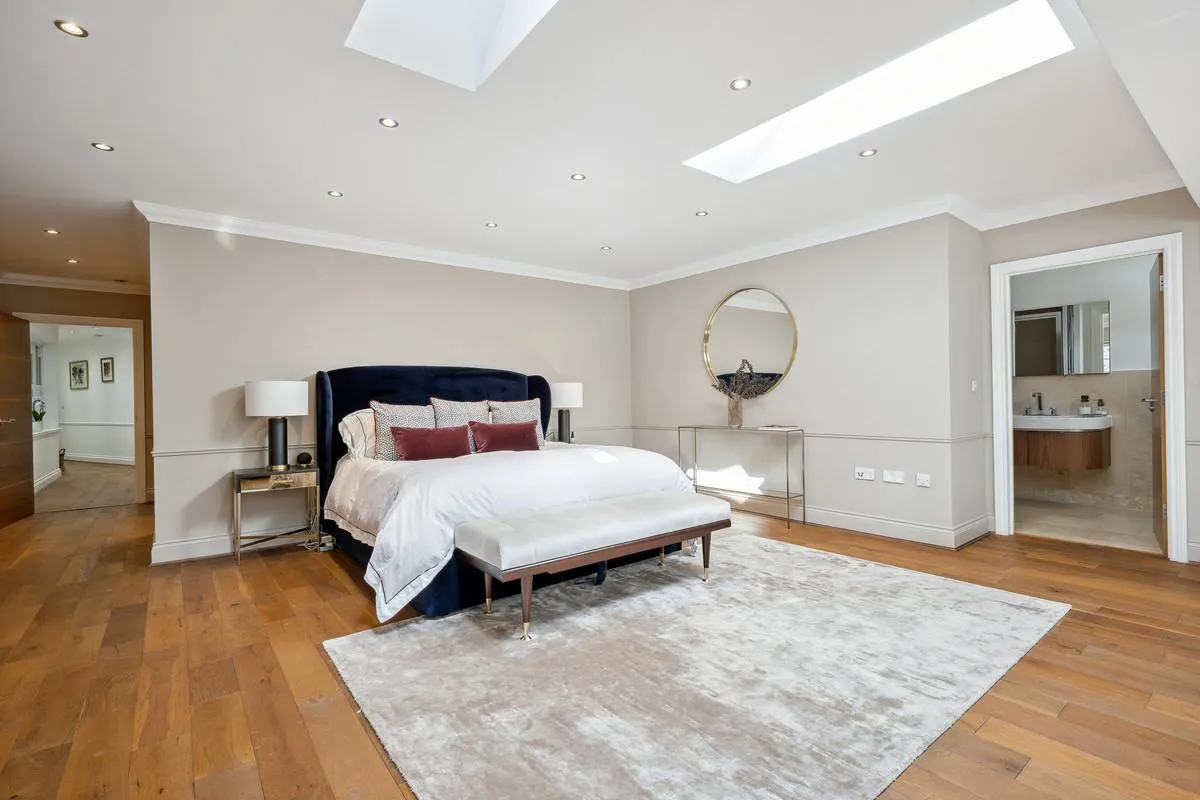 Ruxley Crescent, Esher, KT10, photo 31