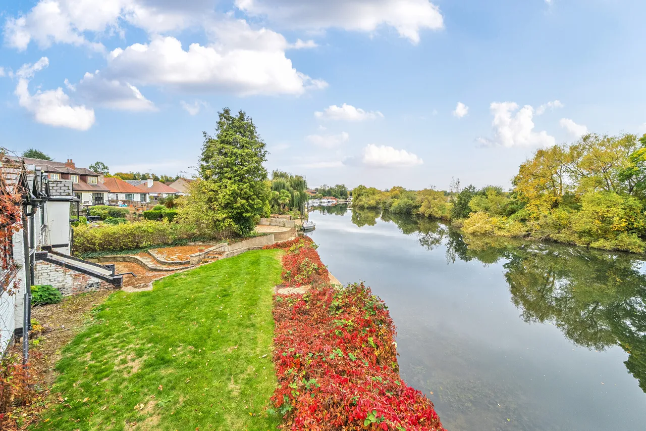 The Avenue, Wraysbury, TW19, photo 8