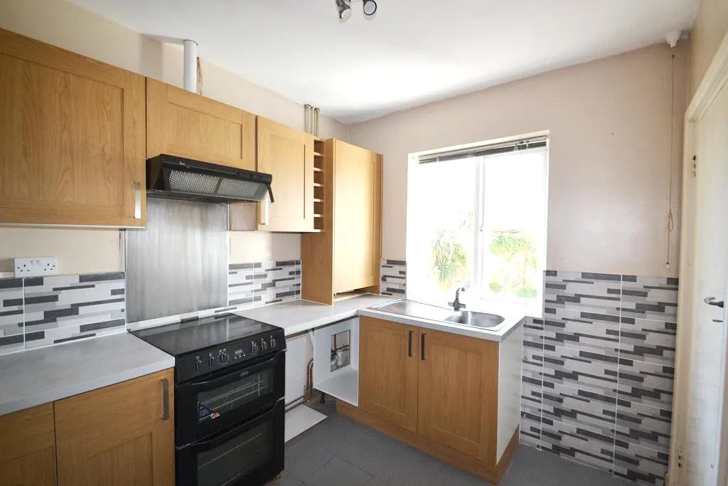 Hurst Avenue, Worthing, BN11, photo 3