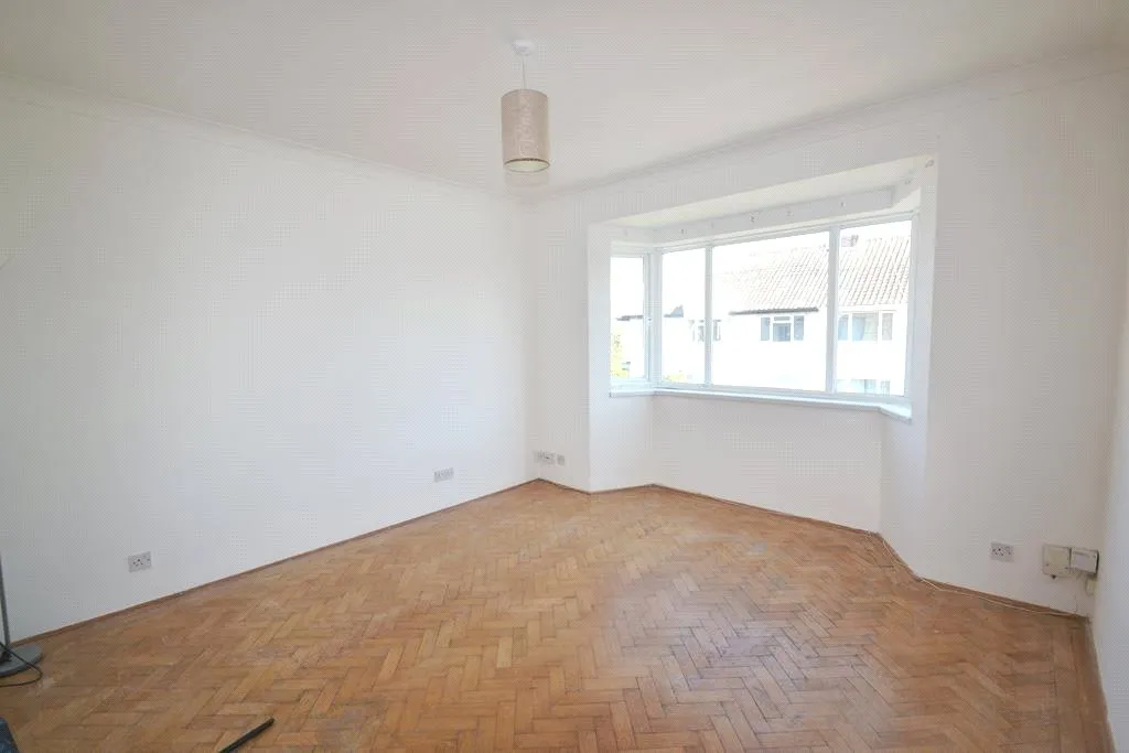 Hurst Avenue, Worthing, BN11, photo 2