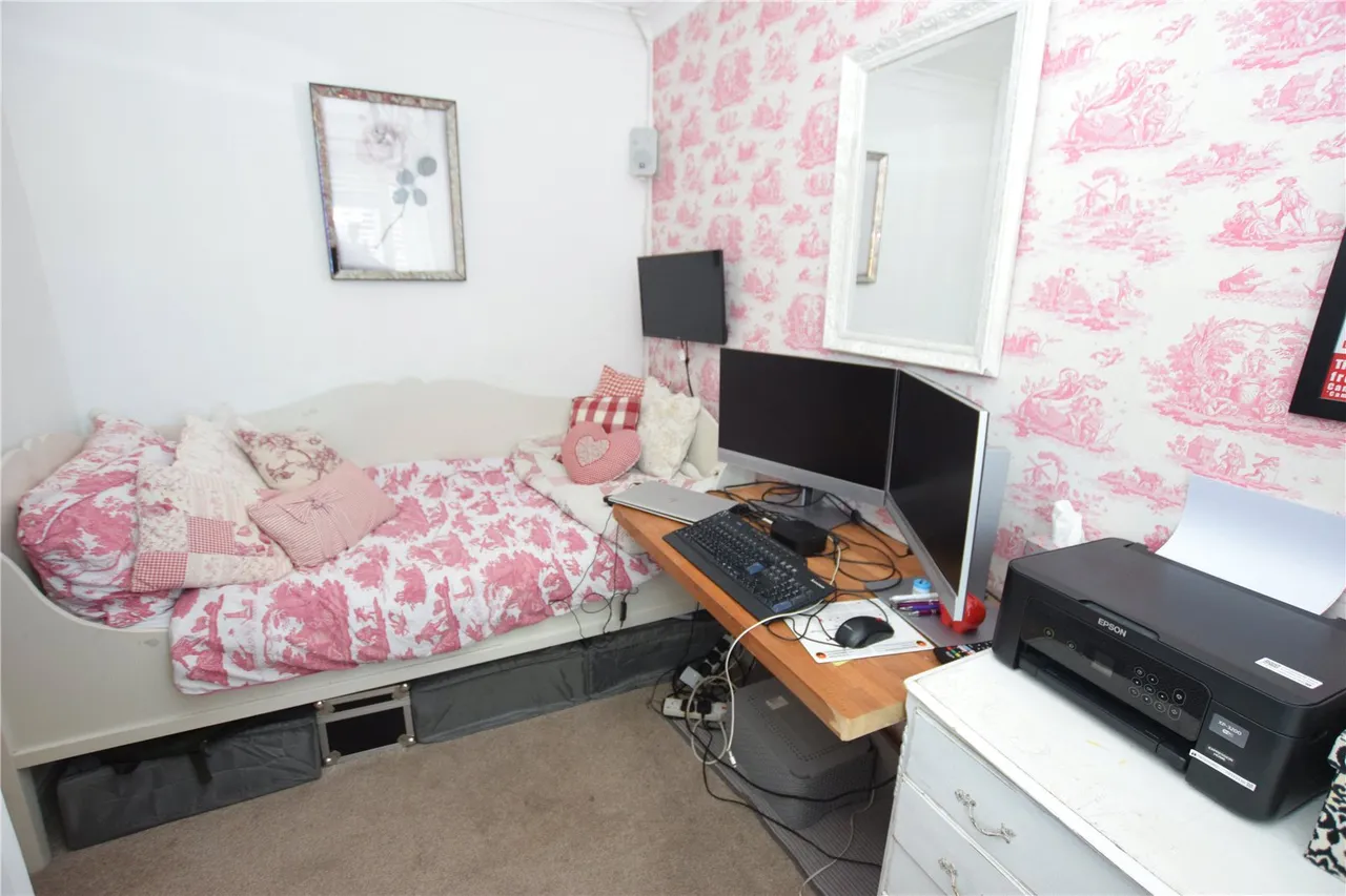 Blackthorn Crescent, Farnborough, Hampshire, GU14 9AF, photo 17