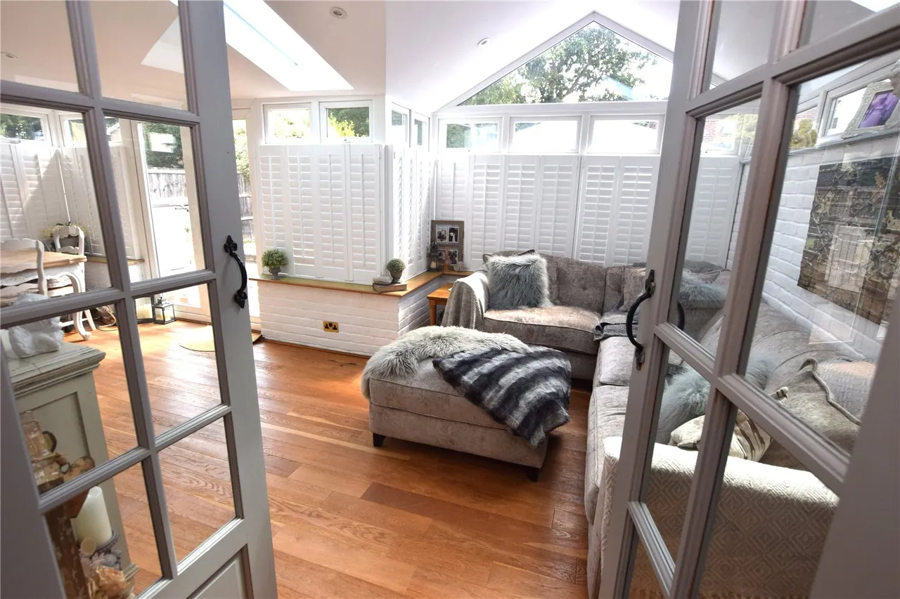 Blackthorn Crescent, Farnborough, Hampshire, GU14 9AF, photo 6