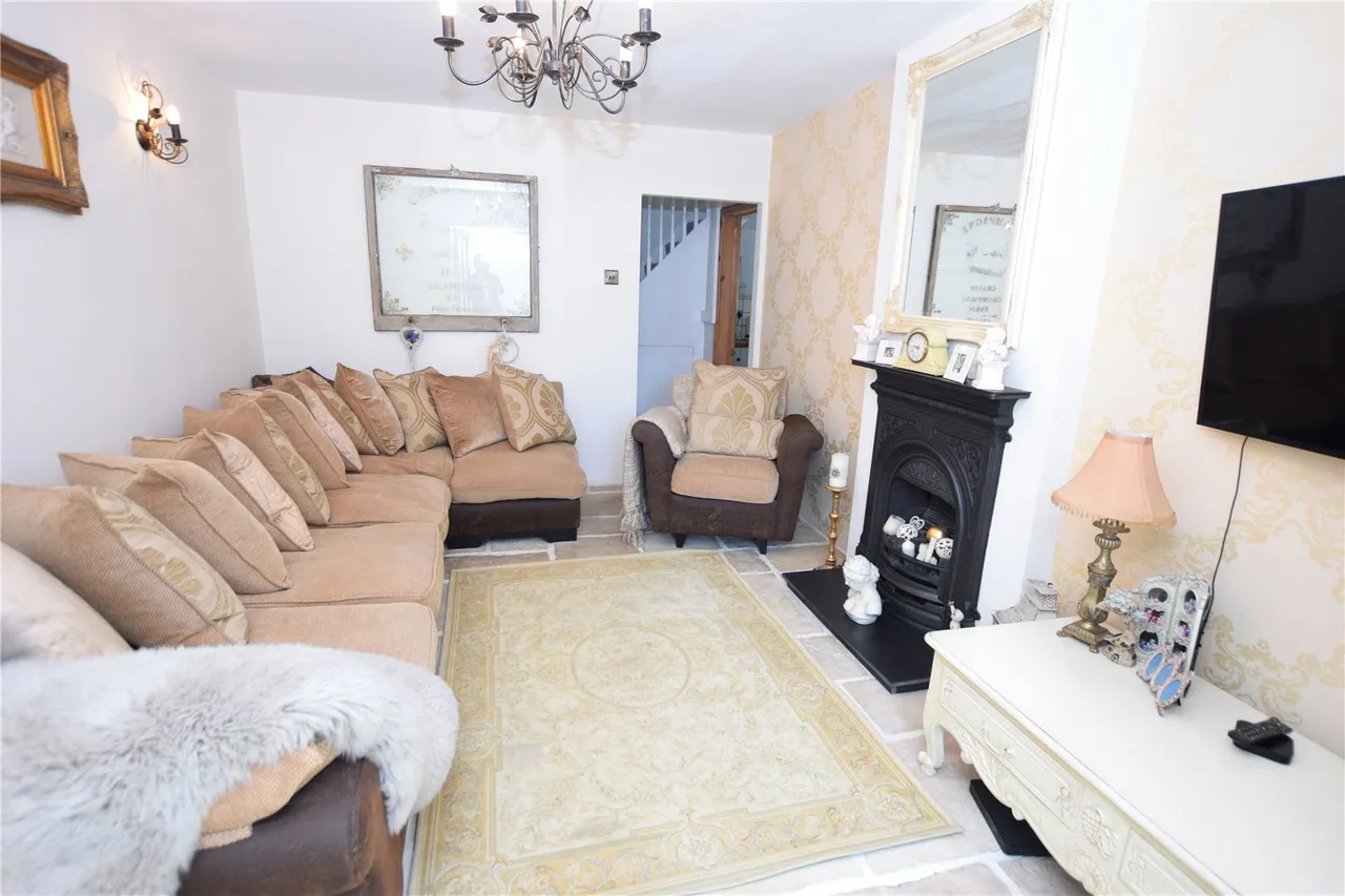 Blackthorn Crescent, Farnborough, Hampshire, GU14 9AF, photo 8