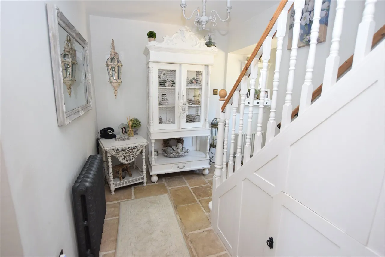Blackthorn Crescent, Farnborough, Hampshire, GU14 9AF, photo 12