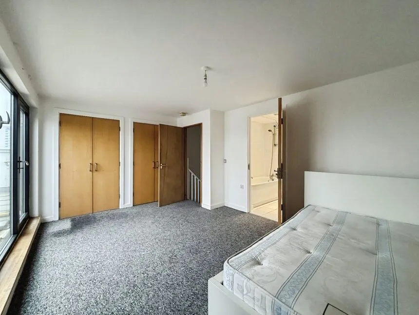 Forest Lane, London, E15, photo 10