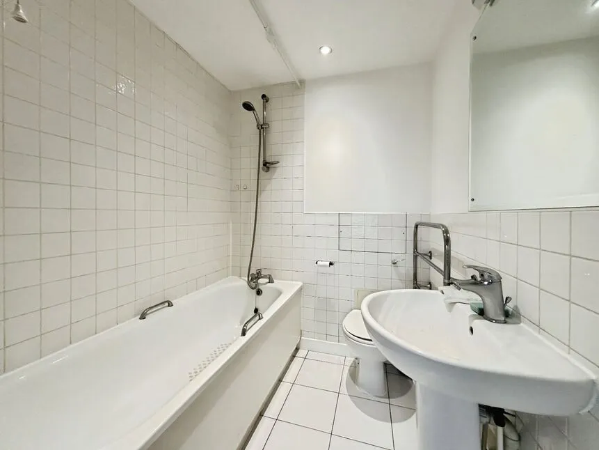Forest Lane, London, E15, photo 5
