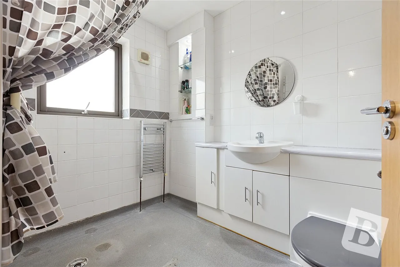 Kean Crescent, Dagenham, RM8, photo 5