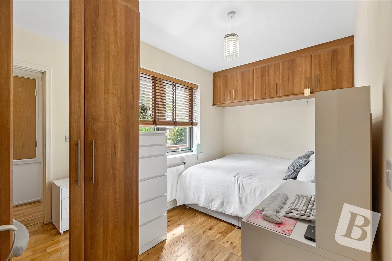 Kean Crescent, Dagenham, RM8, photo 9