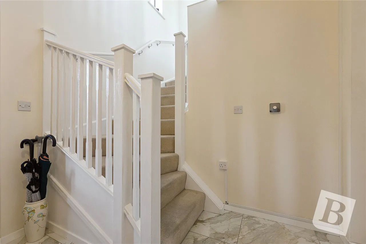 Kean Crescent, Dagenham, RM8, photo 12