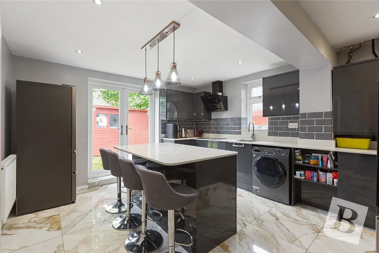 Kean Crescent, Dagenham, RM8, photo 8