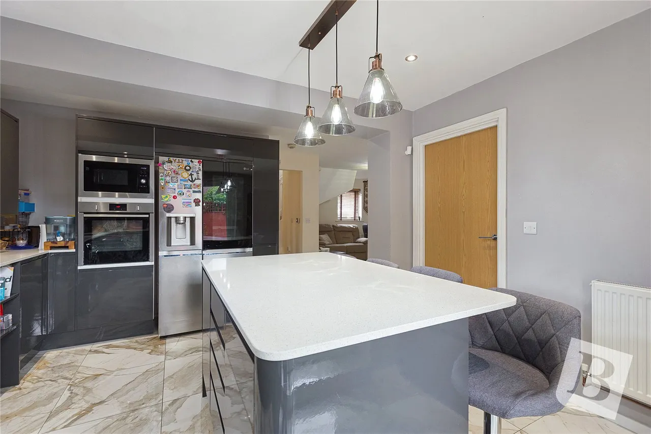 Kean Crescent, Dagenham, RM8, photo 11