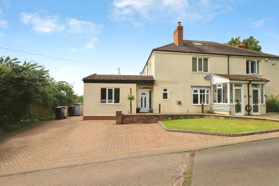 3 bed house for sale, Malthouse Cottages, Hilton, WV15