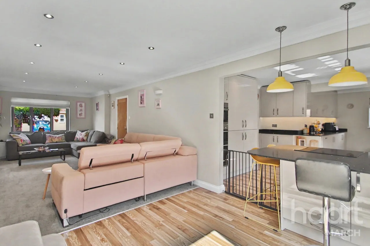 Willowbrook Drive, Coates, PE7, photo 13