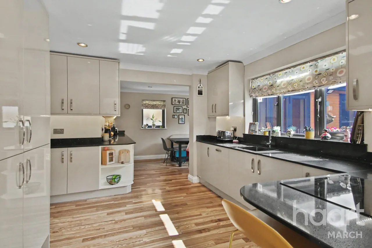 Willowbrook Drive, Coates, PE7, photo 5