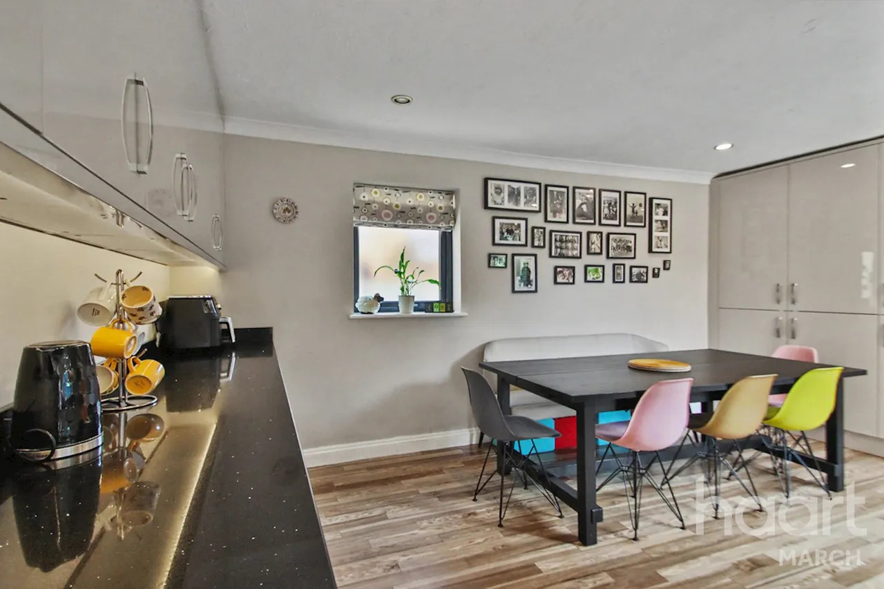 Willowbrook Drive, Coates, PE7, photo 19